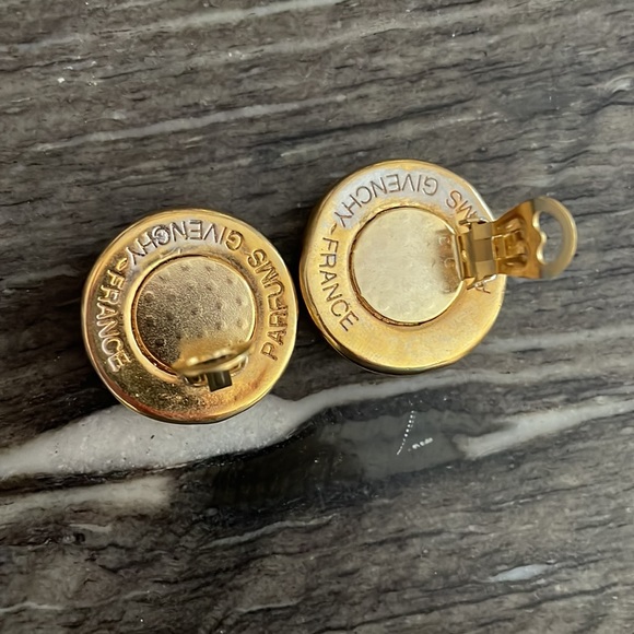 1980S Vintage Givenchy Logo Round Gold Plated Clip-on Earrings - Picture 9 of 11